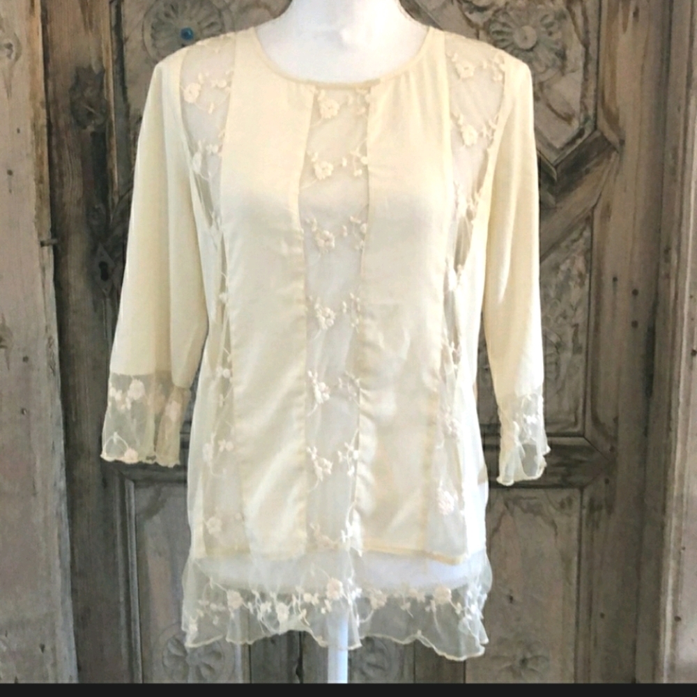 GRYPHON Cream Lace Embroidered Button Back Blouse